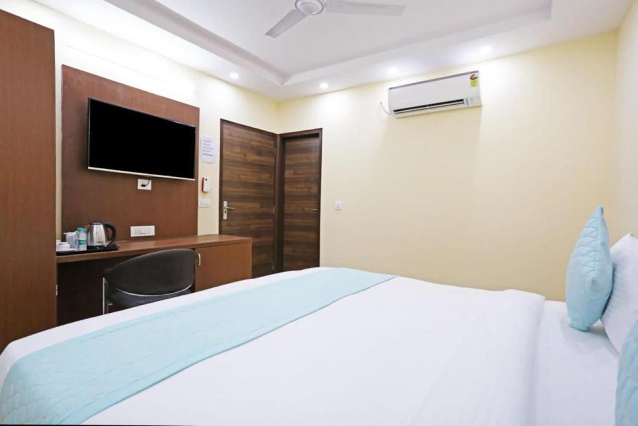 Hotel Mannat Bhera Enclave New Delhi Exterior photo