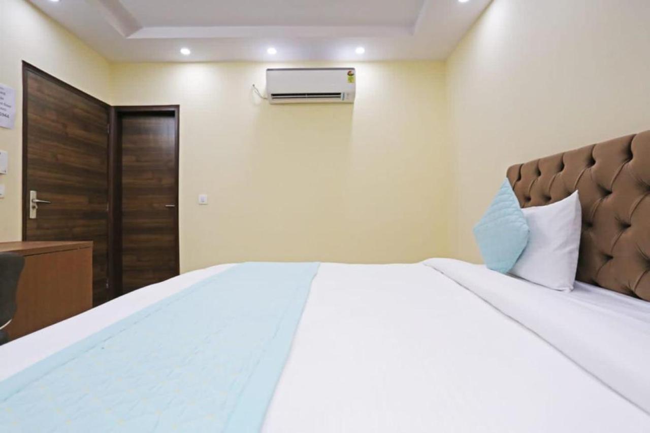 Hotel Mannat Bhera Enclave New Delhi Exterior photo